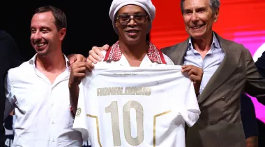 ¿Dónde jugará Ronaldinho? El brasileño vuelve al fútbol profesional tras 11 años