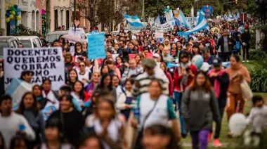 Docentes bonaerenses anunciaron una movilización a La Plata y un paro provincial