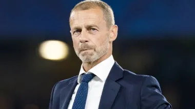 El presidente de la UEFA descartó ir por la FIFA, pero lanzó una advertencia a Infantino