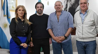 Kreplak fue al Senado de PBA y lo cruzaron por IOMA en medio de la protesta
