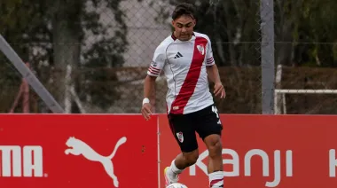 Alexander Woiski pasó de una cláusula millonaria a quedar libre en River: dónde jugará