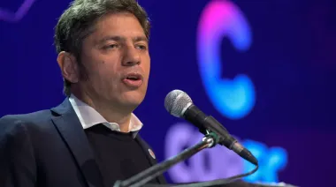Kicillof cruzó a Milei por las deudas de las familias: “Es una estupidez”