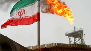 EE.UU. amplió sanciones a Irán y el Brent cayó 3,9% por expectativas de diálogo