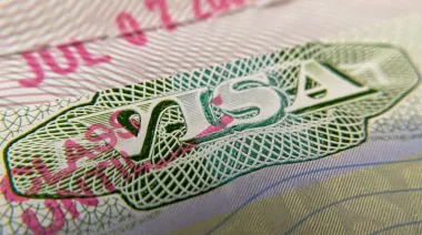 Estados Unidos pausa entrevistas de visas de inmigrante en todo el mundo