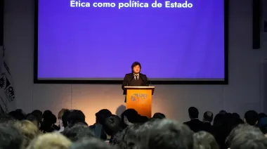 Francotiradores, perros y vallas: el operativo para una charla de Milei ante estudiantes
