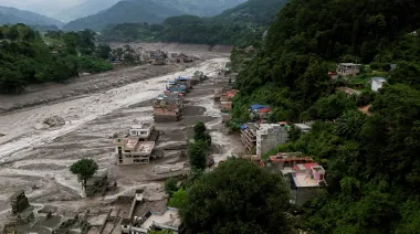 Nepal enfrenta una segunda amenaza: dos lagos pueden desbordarse tras la riada