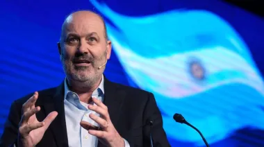 Sturzenegger polemizó sobre el empleo, pero el dato oculta una realidad cruel