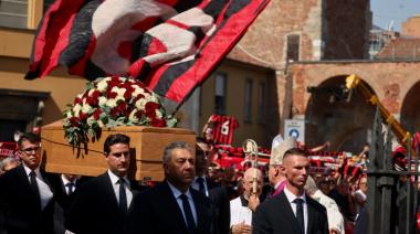 Franco Baresi recibió un multitudinario adiós con leyendas del Milan en Sant’Ambrogio