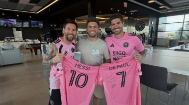 Kevin Benavides se sacó una foto con Messi y le dedicó un emotivo mensaje en Instagram