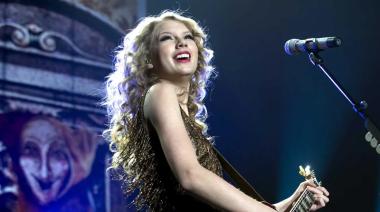 Taylor Swift recordó en el Museo Grammy su vínculo con Nashville y el country