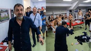 Insólito: el presidente del Dinamo City ingresó al vestuario con una bolsa de billetes