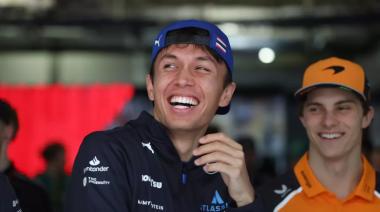Albon renueva con Williams hasta 2027 en medio de la crisis del equipo británico