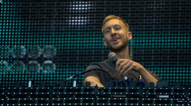 Calvin Harris y la pizza viral: el video que convirtió un show en anécdota
