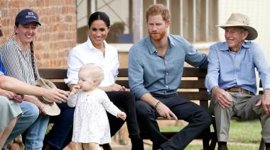 Harry y Meghan vuelven al Reino Unido con Archie y Lilibet tras seis años