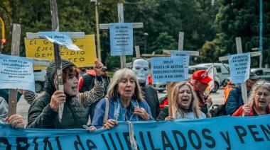 Crece la tensión por el PAMI: denuncian recortes y agencias que quedan sin personal