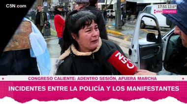 "No tenemos para comer": vendía hamburguesas frente al Congreso, la reprimieron y estalló