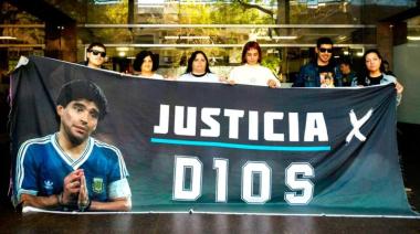 Juicio por la muerte de Maradona: todavía faltan declarar los 17 especialistas de la junta médica