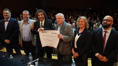 La UBA le entregó a Alejandro Dolina su máxima distinción en Ciencias Sociales