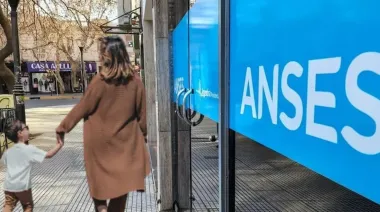 Septiembre con aumento en la AUH y asignaciones: los nuevos montos que ya rigen