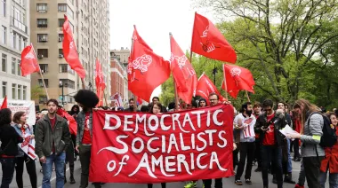 Socialistas ganan primarias, pero el voto negro amenaza su avance en noviembre