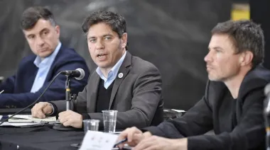 Pymes en la cuerda floja: Kicillof culpó a Milei por el freno en la producción