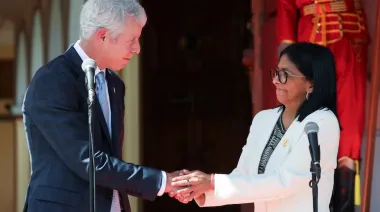 Delcy Rodríguez recibe a Chris Wright y Chevron activa USD 7.000 millones