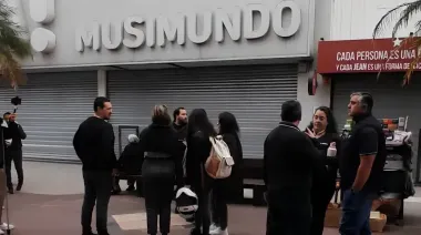 Crisis en Musimundo: trabajadores despedidos temen no cobrar y aseguran estar endeudados