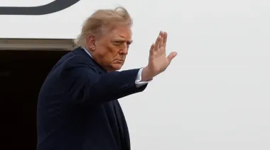 Trump pone en duda el apoyo de EE.UU. a Londres y Milei ve una oportunidad