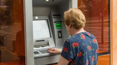 Jubilados y pensionados: ¿cuándo comienzan a cobrar y cuál es el monto este mes?