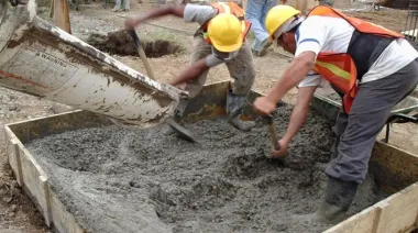 Cemento en baja: el termómetro que anticipa más freno en la construcción