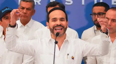 De la Espriella lleva la ofensiva militar al centro de la seguridad en Colombia