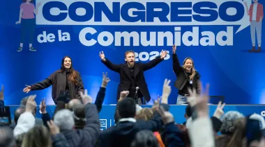 Otermín encabezó el Congreso de la Comunidad de Lomas junto a más de 6.000 vecinos