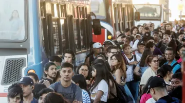 Boletos más caros y menos pasajeros: qué pasa con los colectivos del AMBA