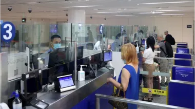 China endureció las restricciones para salir del país por seguridad nacional