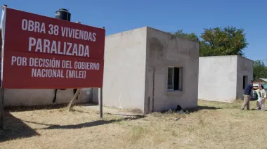 De 2.339 obras públicas a solo 199: las prioridades 2027 de Milei y Caputo