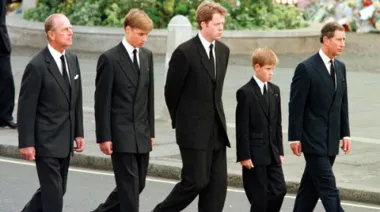 Carlos III respondió al hermano de Lady Di por una polémica frase tras su muerte