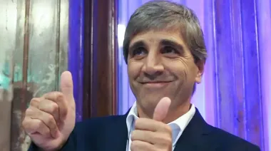 La nueva hoja de ruta de Caputo: más financiamiento en dólares para 2027