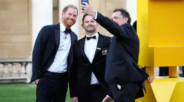 El príncipe Harry reapareció en Londres tras volver a vivir al Reino Unido