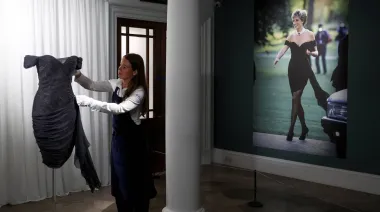 El “vestido de la venganza” de Diana reapareció y será subastado por una fortuna
