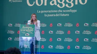 Italia prepara un tope de alumnos extranjeros y veto al burka y al nicab