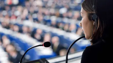Dentro de las cabinas de la ONU: así se interpretan los discursos en tiempo real