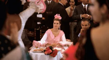La nieta de Grace Kelly rescató un vestido de 1962 tras anunciar su compromiso