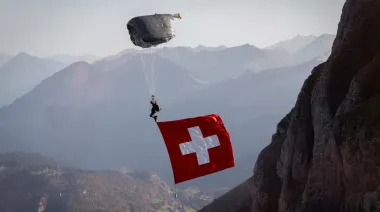 Suiza vota si endurece su neutralidad y limita sanciones y cooperación militar