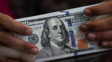 Dólar mayorista: a cuánto cotiza este viernes y por qué es clave para el Tesoro