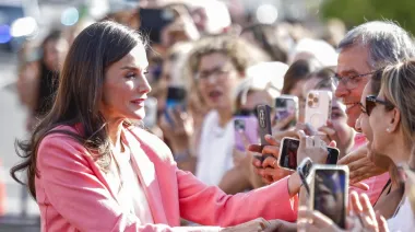 Letizia recorre en Talavera una FP de robots, laboratorios y empresas simuladas