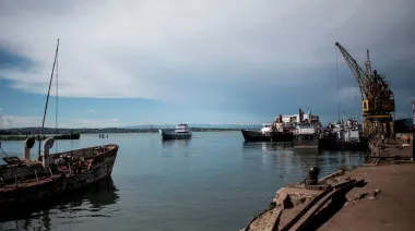 Naufragio en el lago Tanganica: buscan a 41 personas tras hundirse un barco