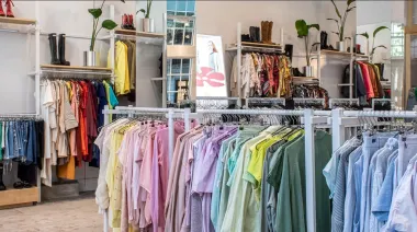 Galpón de Ropa desembarcó en los shoppings: qué prendas compra y cómo venderlas