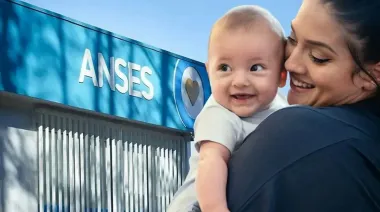 AUH en octubre: cuánto cobra cada familia y desde cuándo empieza el pago