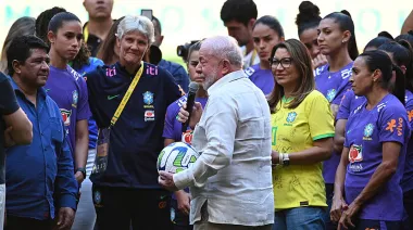 La última jugada de Lula: de qué se trata la ley sobre fútbol femenino en Brasil