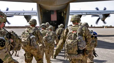 Estados Unidos deja sus últimas bases en Irak: el problema ahora es quién llena el espacio